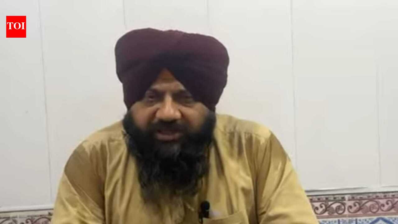 Pilgrims on way to India stopped at Pak airport, Sikh leader smells ‘foul play’