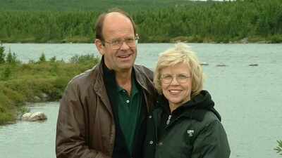2001, Gander: Nick met Diane after 9/11 stranded their flights; they married a year later