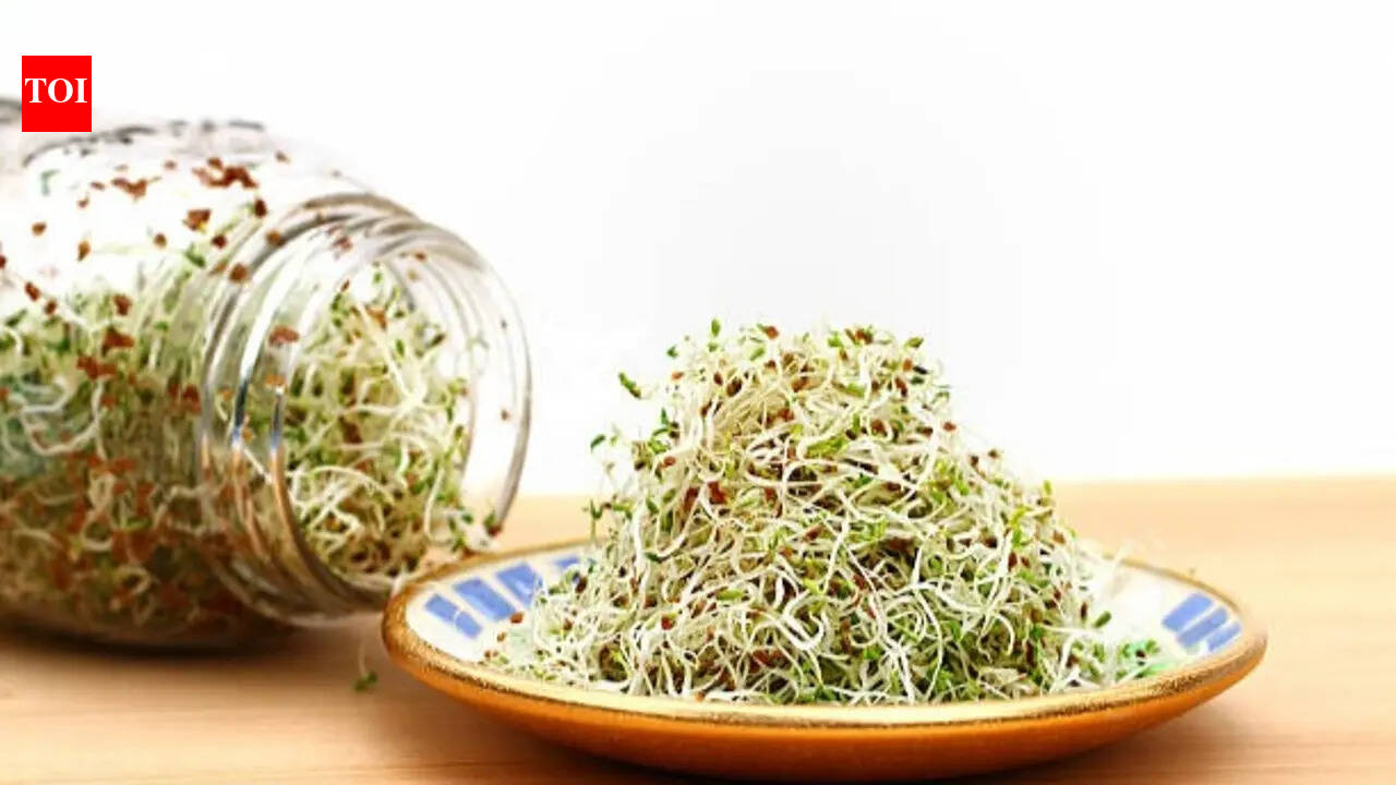 Stop buying packaged sprouts: How to make fresh moong and chana sprouts ...