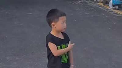 5-year-old ‘restaurant host’ in China goes viral for his adorable way of serving diners; internet can’t get enough