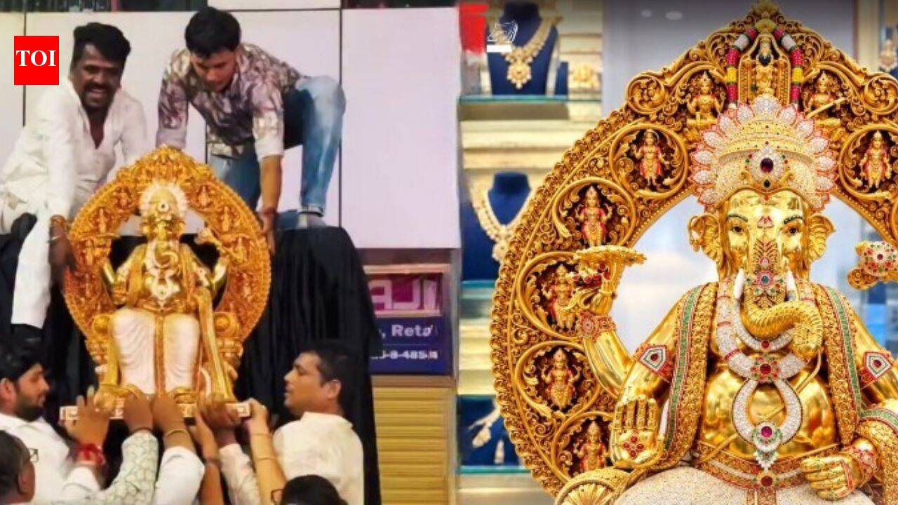 This Hyderabad Ganpati arrived covered in 24-karat gold and 3,83,800 American diamonds, now ‘Lee-Chee Ka Raja’ has become one of the country's biggest Ganeshotsav attractions