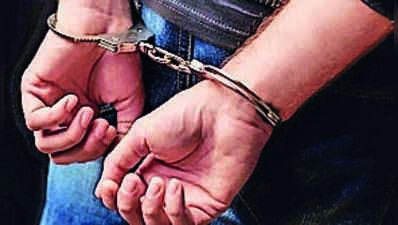 Man posing as labour dept officer held for extortion