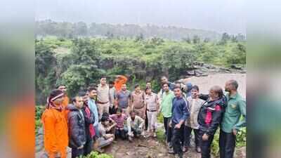 4 Nagpur youths rescued from jaws of death at Kukdi Khapa waterfall