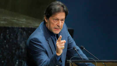 Greg Chappell leads seven Australia captains in appeal to foreign minister over 'humanitarian' Imran Khan concerns