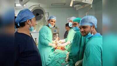 26-cm gallbladder removed by docs at Civil Hosp
