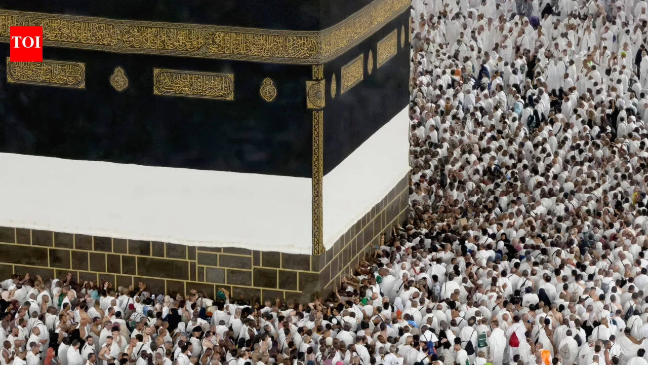 First-ever attack alert in Mecca sparks panic in Saudi; Muslim groups condemn Houthis