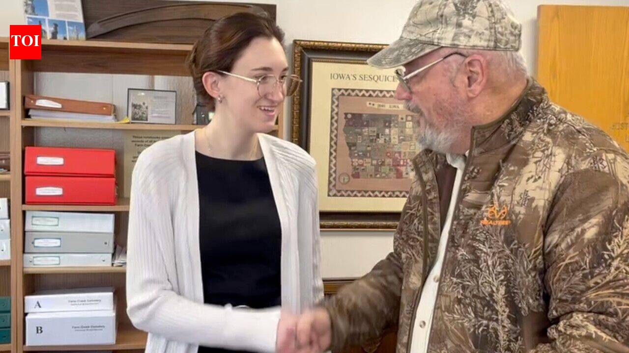 At 20, a college student became mayor of an Iowa town with just 144 people; she may be America's youngest mayor