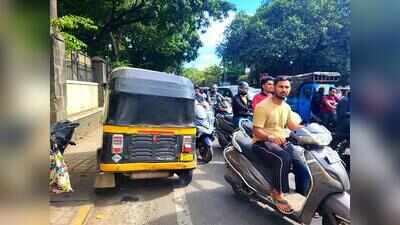 Rampant wrong-side driving at Golibar Maidan junction raises accident fears