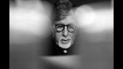 Amitabh Bachchan does not have a pulse on his wrist, how a near death injury on sets of 'Coolie' had doctors declare him 'clinically dead'