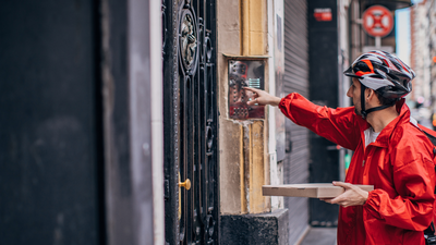 He came to deliver a food order, but his customer noticed something was wrong. What happened next is heartwarming