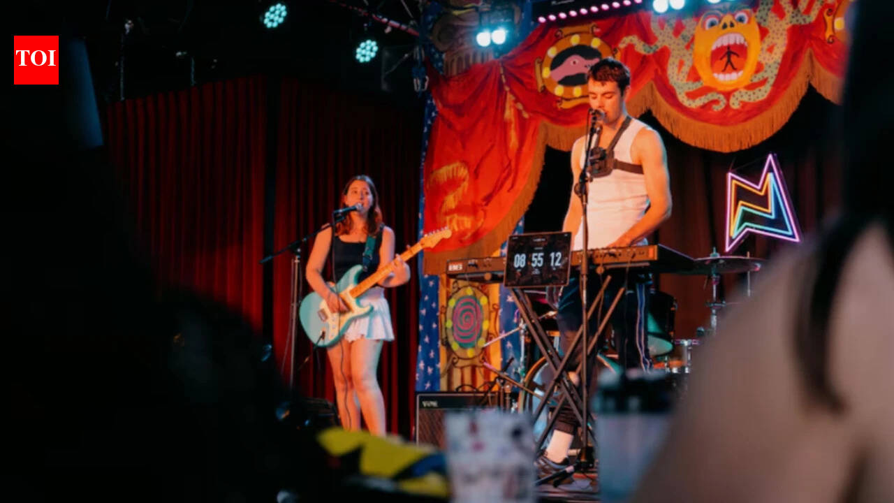 Sydney duo finishes 9 gigs in 12 hours after helicopter, plane delays, with 15 seconds left