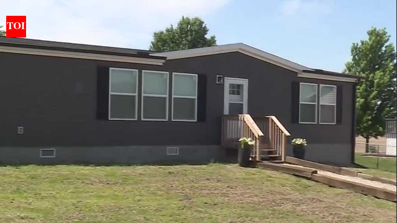In 2024, a US woman got permits for a home; months after she moved in, officials ordered removal