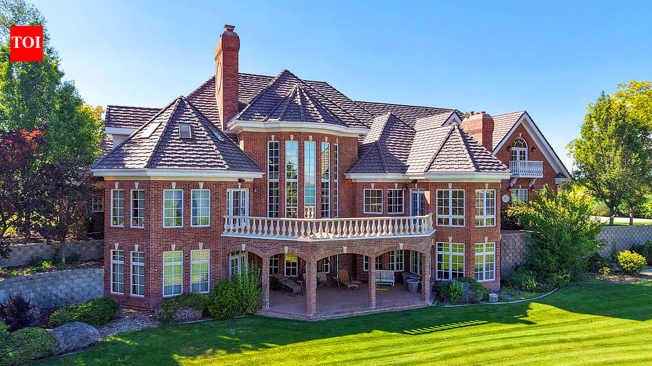Idaho riverfront mansion heads to no-reserve auction at $3.86M asking price
