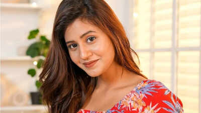Lock Upp fame Anjali Arora reacts to Ranbir Kapoor viral video of refusing to eat prasad during Ganesh puja