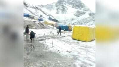 Snowstorm kills 2, injures 11 on Himachal’s first snow day