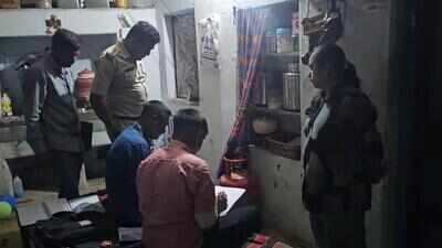 Man kills 5-year-old daughter, stores body in fridge; ends life