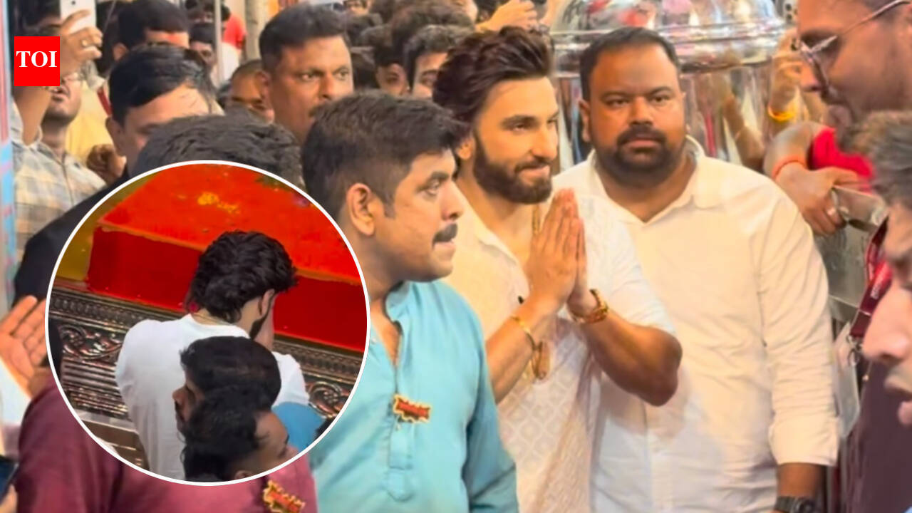Ranveer Singh visits Lalbaugcha Raja, seeks blessings of Lord Ganesha - Videos