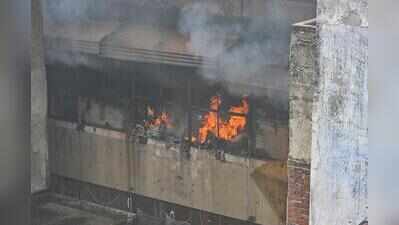 Massive fire engulfs Purohit Ji Ka Katla, over 2 dozen shops gutted