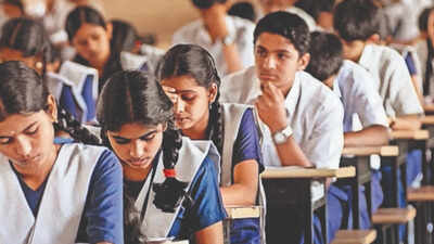 SC raps CBSE for refusing to exempt Class VI from 3-language policy this year