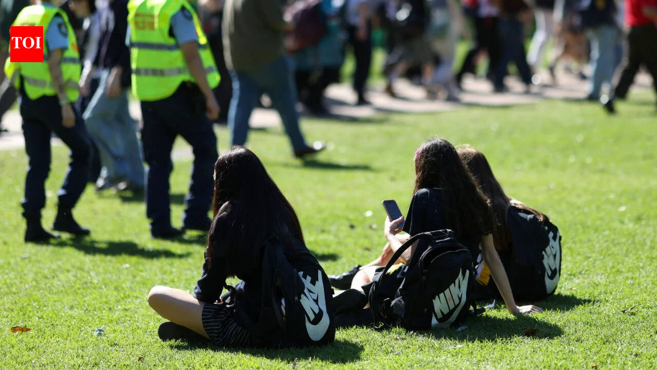 Australia cracks down on student and backpacker visas to curb migration
