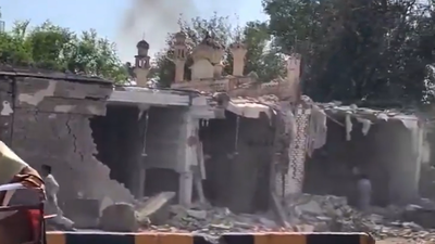 Pakistan suicide blast: Mosque destroyed, people rescue survivors from under rubble - videos