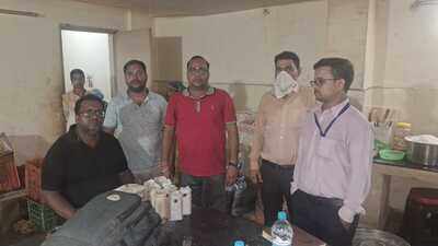 Food safety checks in Palamu Govt Engineering College after students complain of flies, pebbles in meals