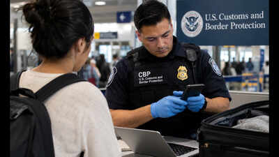 US border agents can search any traveler's phone or laptop without a warrant; judges say it's like checking suitcases