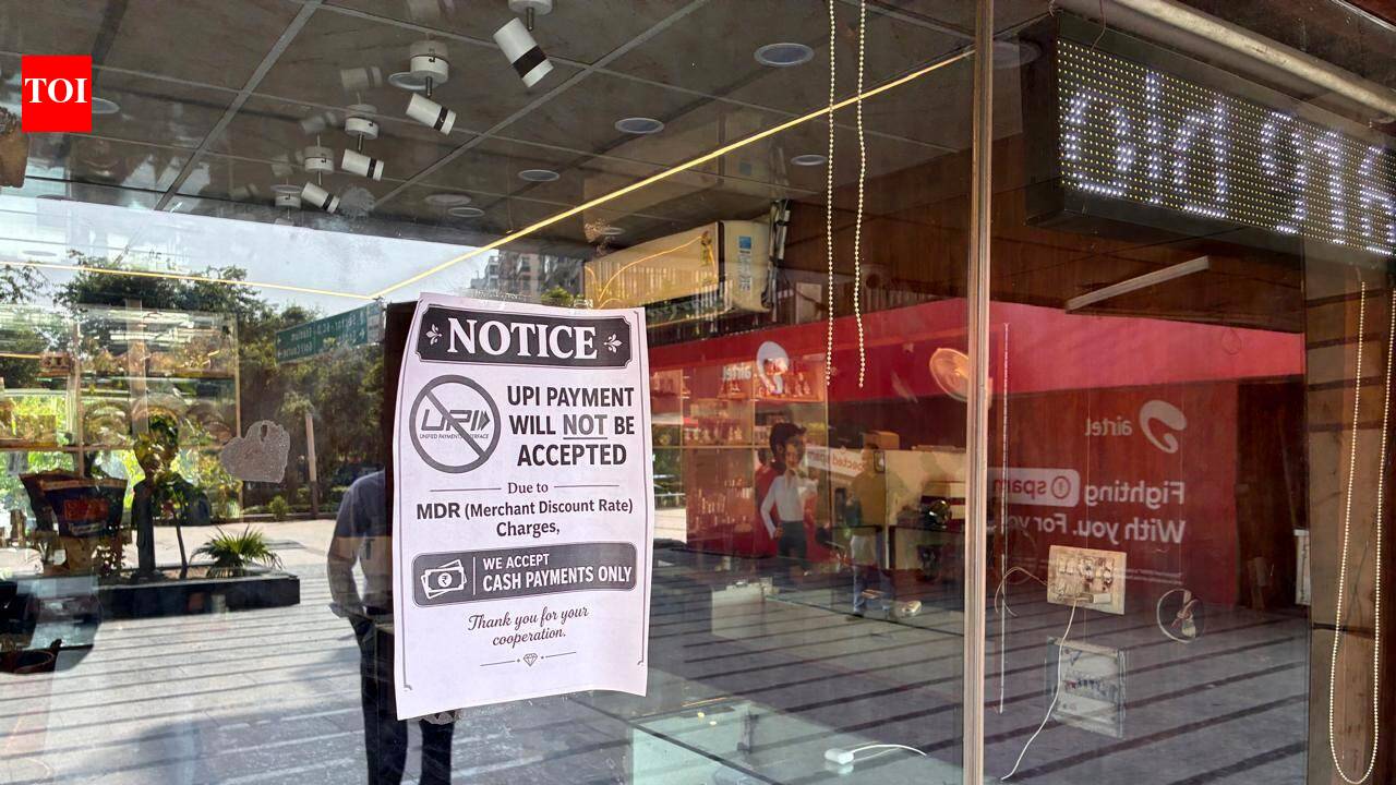 Cash only after Oct 15: Ghaziabad traders put up posters