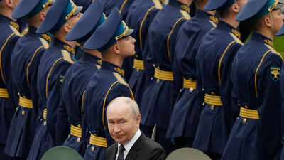 Putin tightens grip on Russian elections with anti-war opposition squeezed out