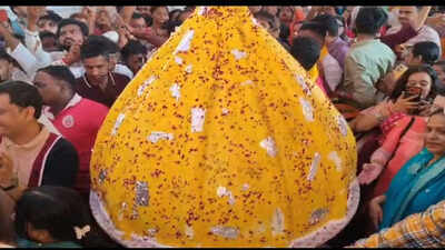 251-kg modak for Bappa! Pune’s giant modak-shaped rasmalai cake at Dagdusheth Ganpati has everyone talking