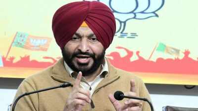 Ravneet Bittu detained after throwing eggs, tomatoes at Punjab CM Mann's convoy