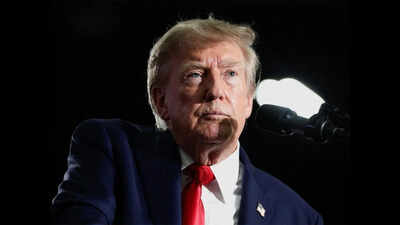 Repressed! Trump bans CNN, MSNow, Politico from Oval Office