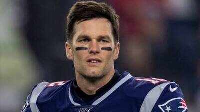 In 2026, a collector paid $25,000 to start bidding on Tom Brady’s Patriots jersey; it was tied to his 2019 Peyton Manning milestone and sold for $273,107