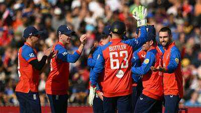 England sweep Sri Lanka 3-0, replace India at top of T20I rankings