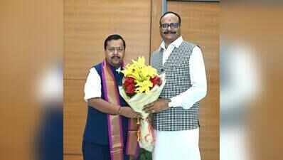 Pathak meets BJP chief, discusses organisational issues