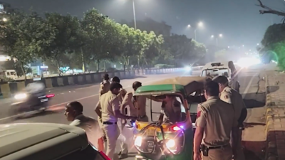3 dead, 3 injured after truck collides with crane, then auto-rickshaw in Delhi