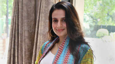 Ameesha Patel questions female stars' big entourages on film promotions: 'Costs more than their film's opening day collection'