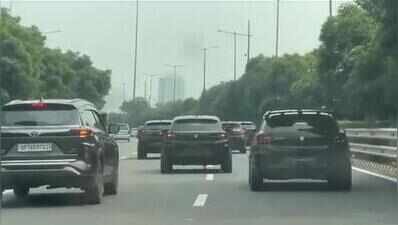 No number plates, 5 cars cruise in from Delhi, perform stunts & flee Noida