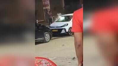 Baleno, Aura repeatedly ram each other in Sector 38 road rage