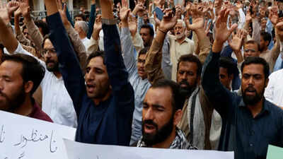 Pakistan braces for protests as govt warns of $400 million daily loss