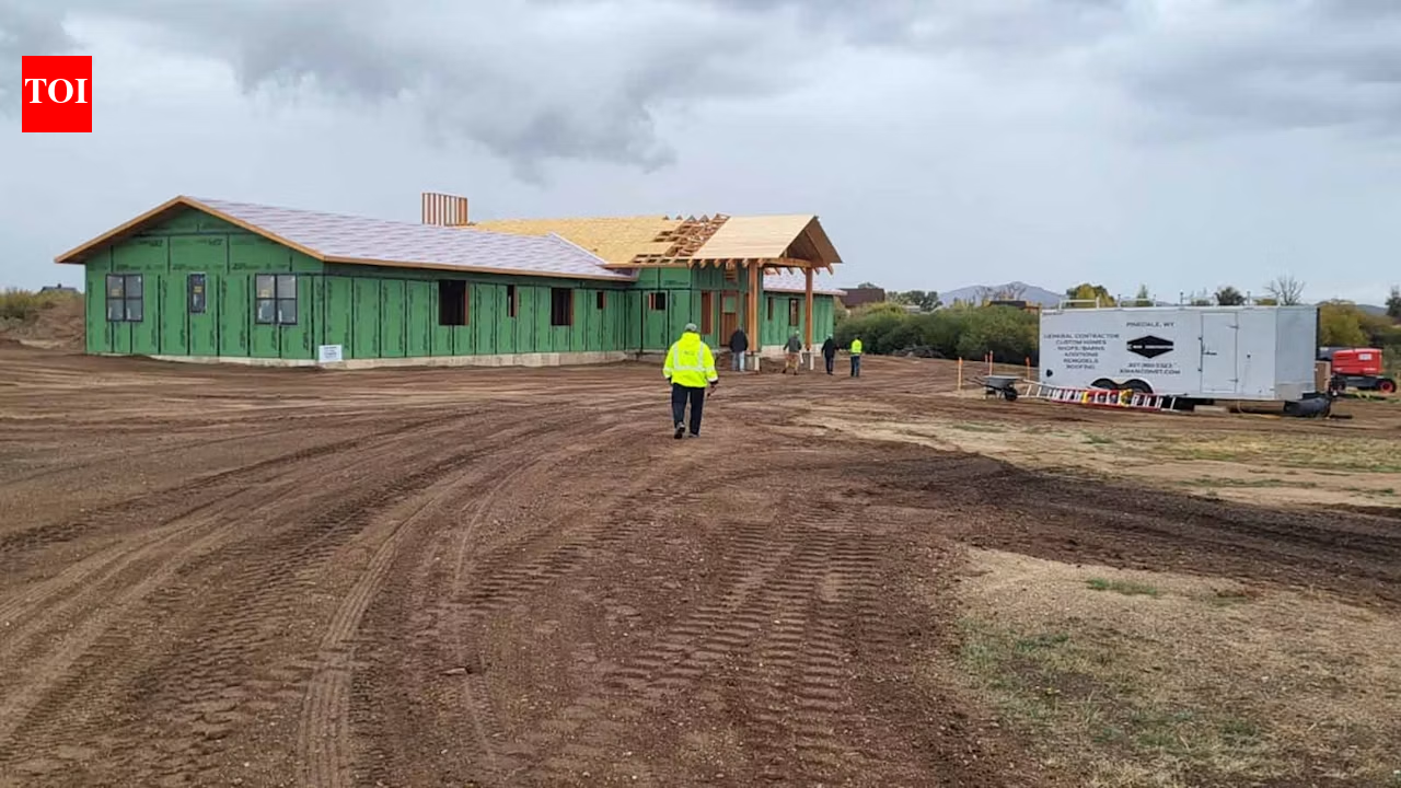 84-year-old Wyoming Navy veteran donates 207-acre llama ranch as sanctuary for veterans and first responders