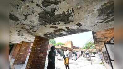 At JNU, wait for a hostel room begins in a mess hall