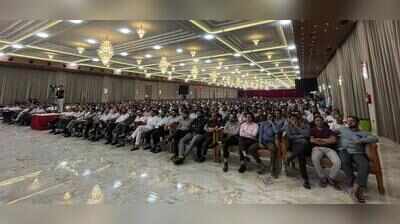 Embroidery unit owners reject workers’ demand for weekly off