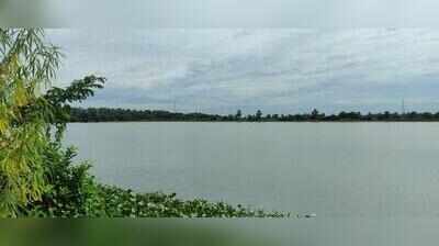 ‘Encroachment’ On Canal Bund Land Blocks Access To East Kolkata Wetlands Bheris