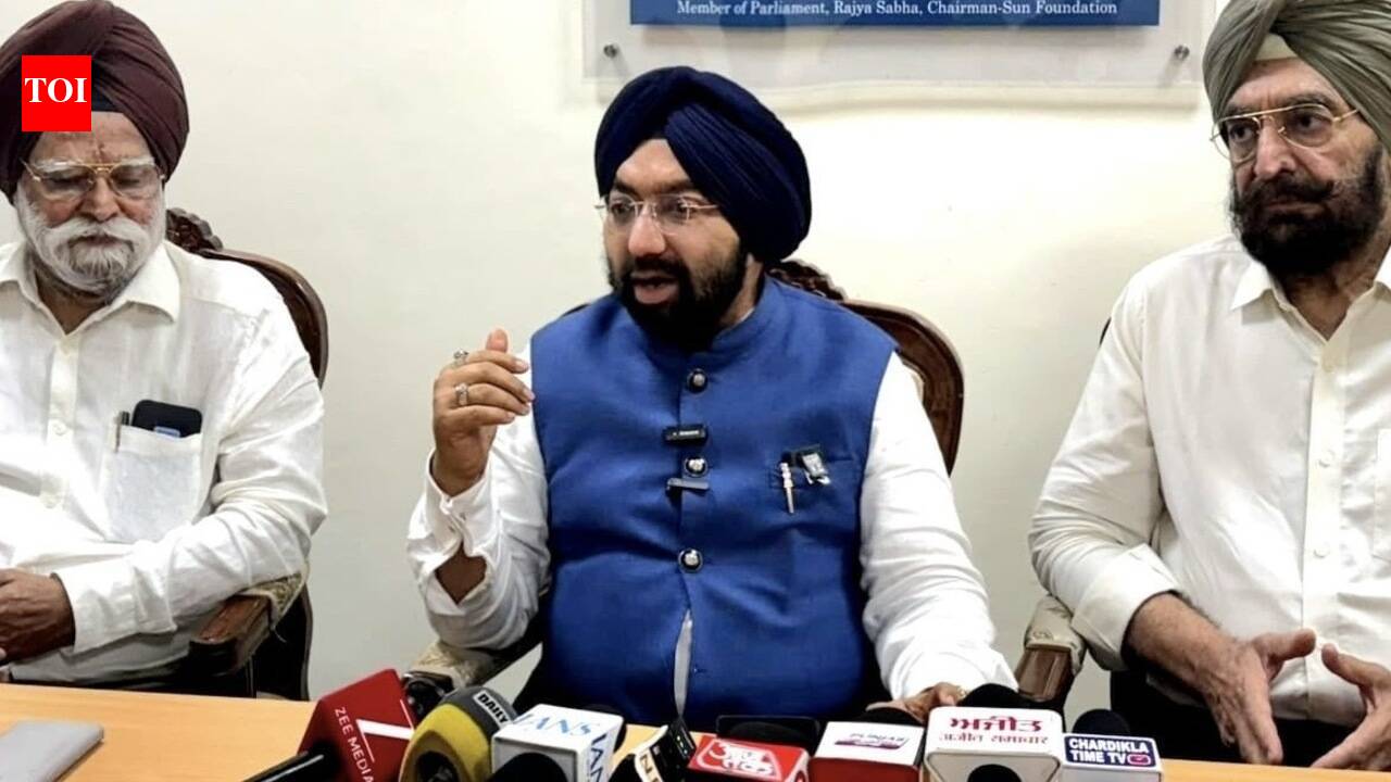 Suicide bid outside DC office: BJP, SAD slam AAP