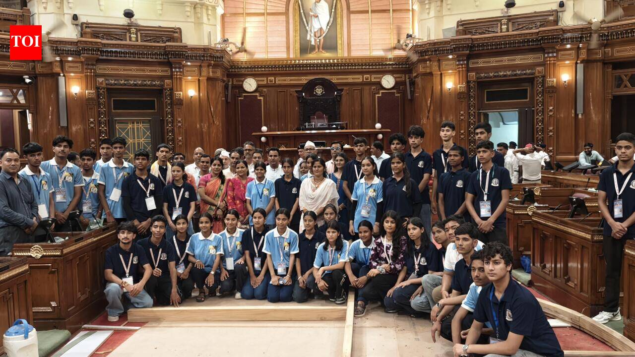 Uttarakhand students visit UP Assembly