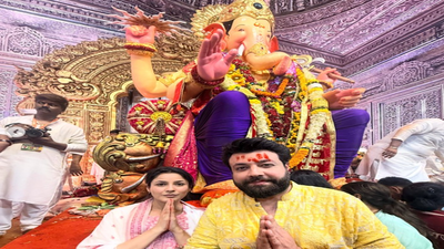 Shehnaaz Gill and Varun Sharma seek Ganpati blessings at Lalbaugcha Raja; share pictures