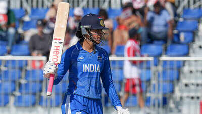 Smriti Mandhana scripts history, becomes first woman to score 11,000 international runs