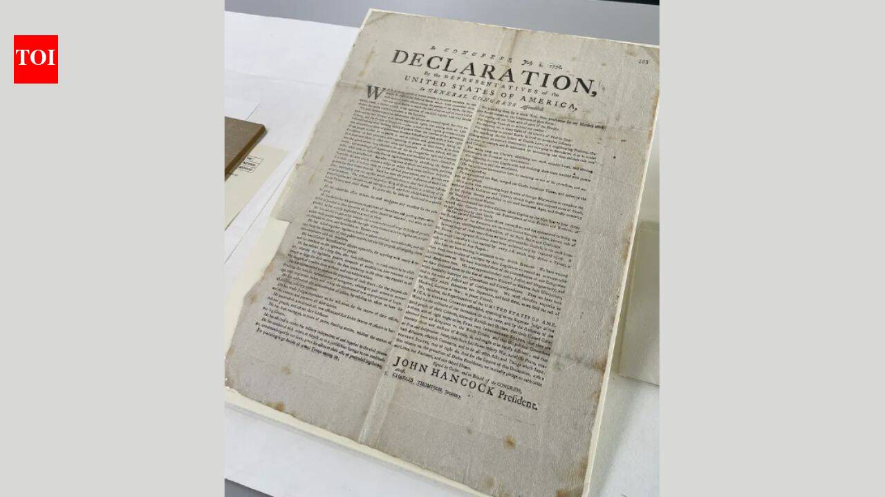 Volunteer sorting old Royal Navy papers finds rare 1776 US Declaration of Independence copy