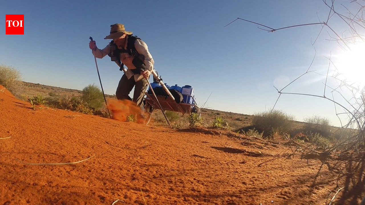 In 1984, Denis Bartell crossed Australia’s Simpson Desert alone in a 390-km trek